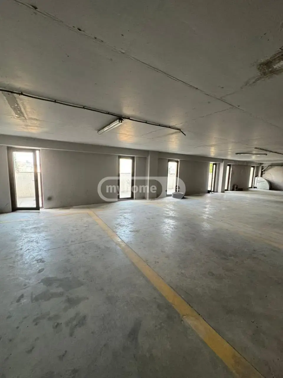 Garage Commercial Area For Sale In Vake view 2