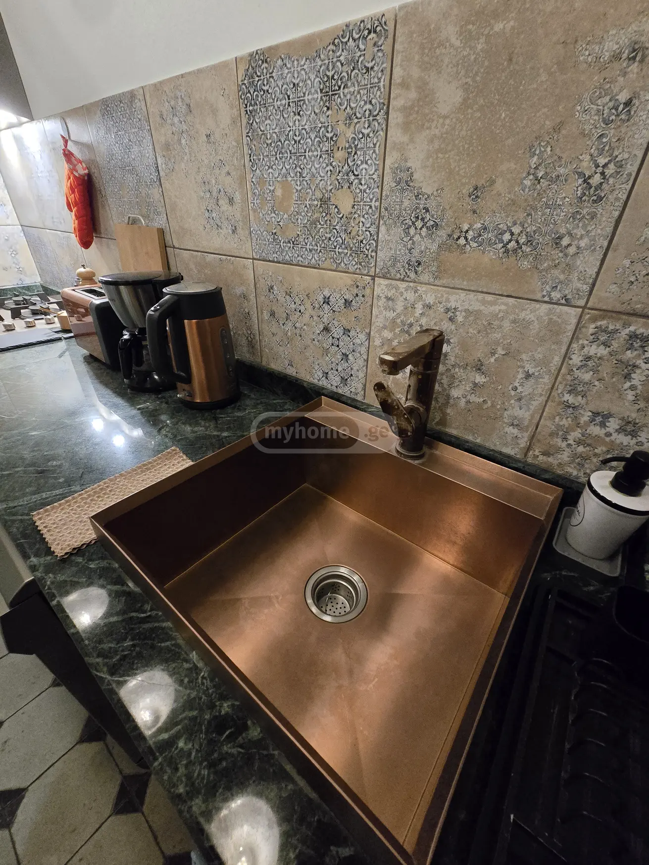 4 Room Apartment For Rent In Mtatsminda view 8