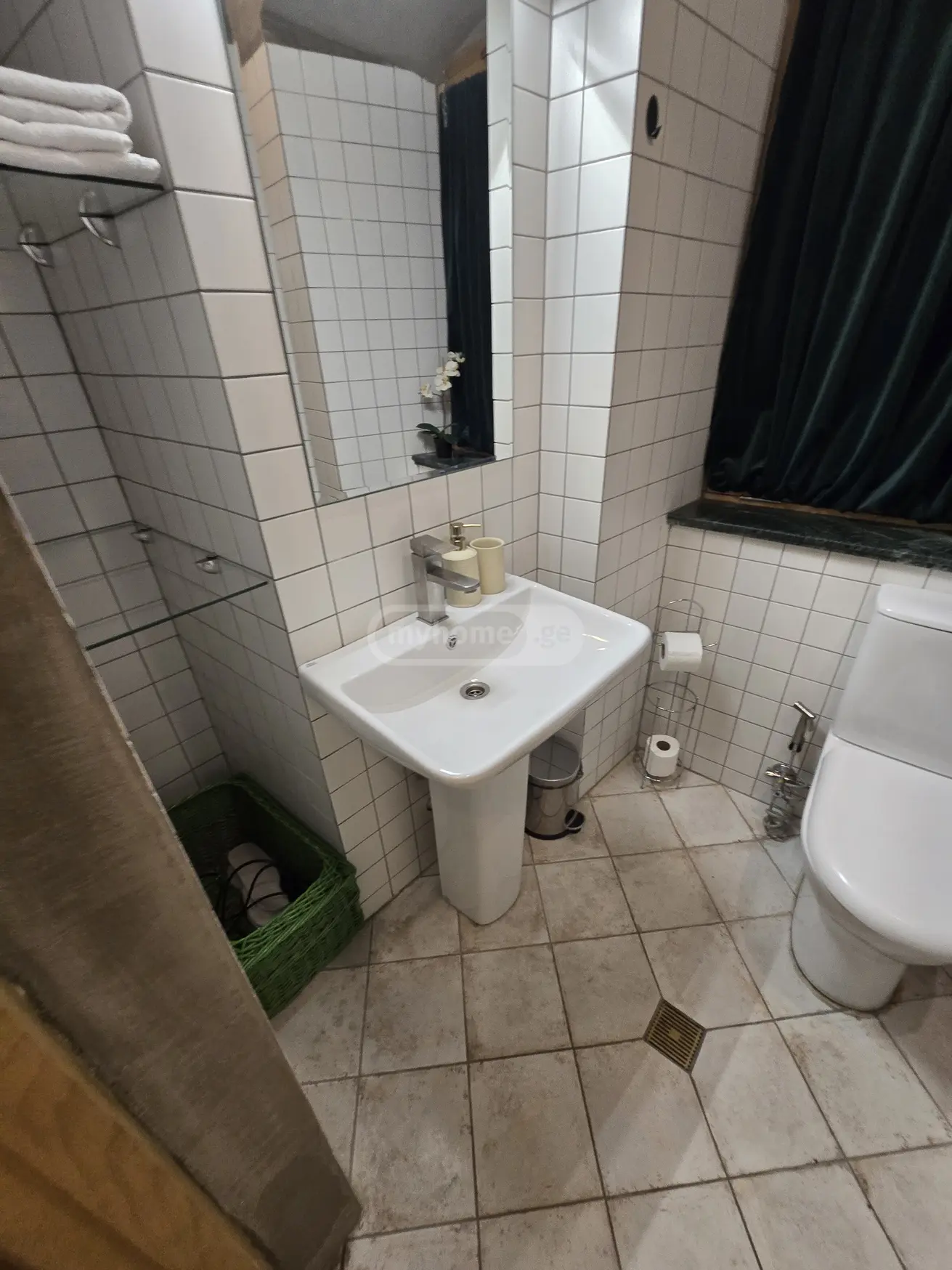 4 Room Apartment For Rent In Mtatsminda view 15