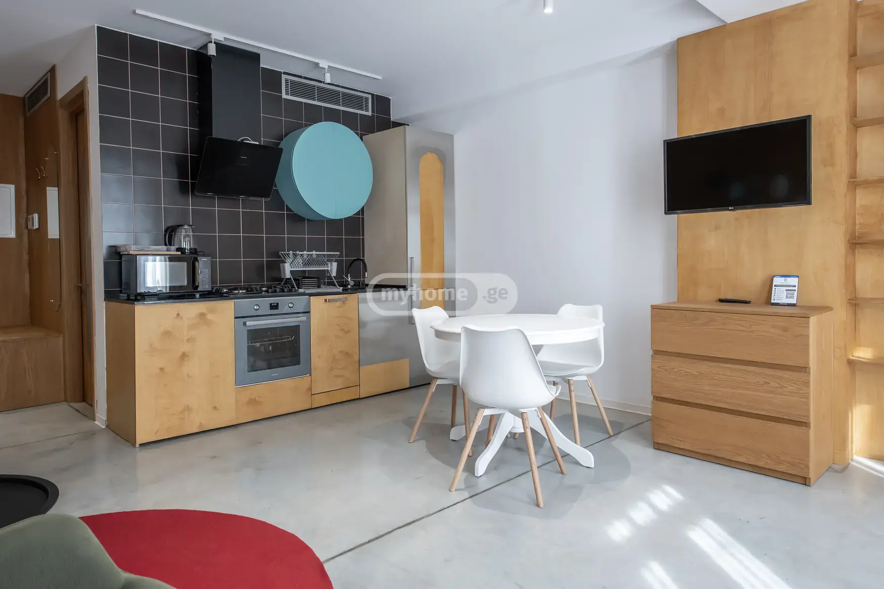 2 Room Apartment For Rent In Vera view 2