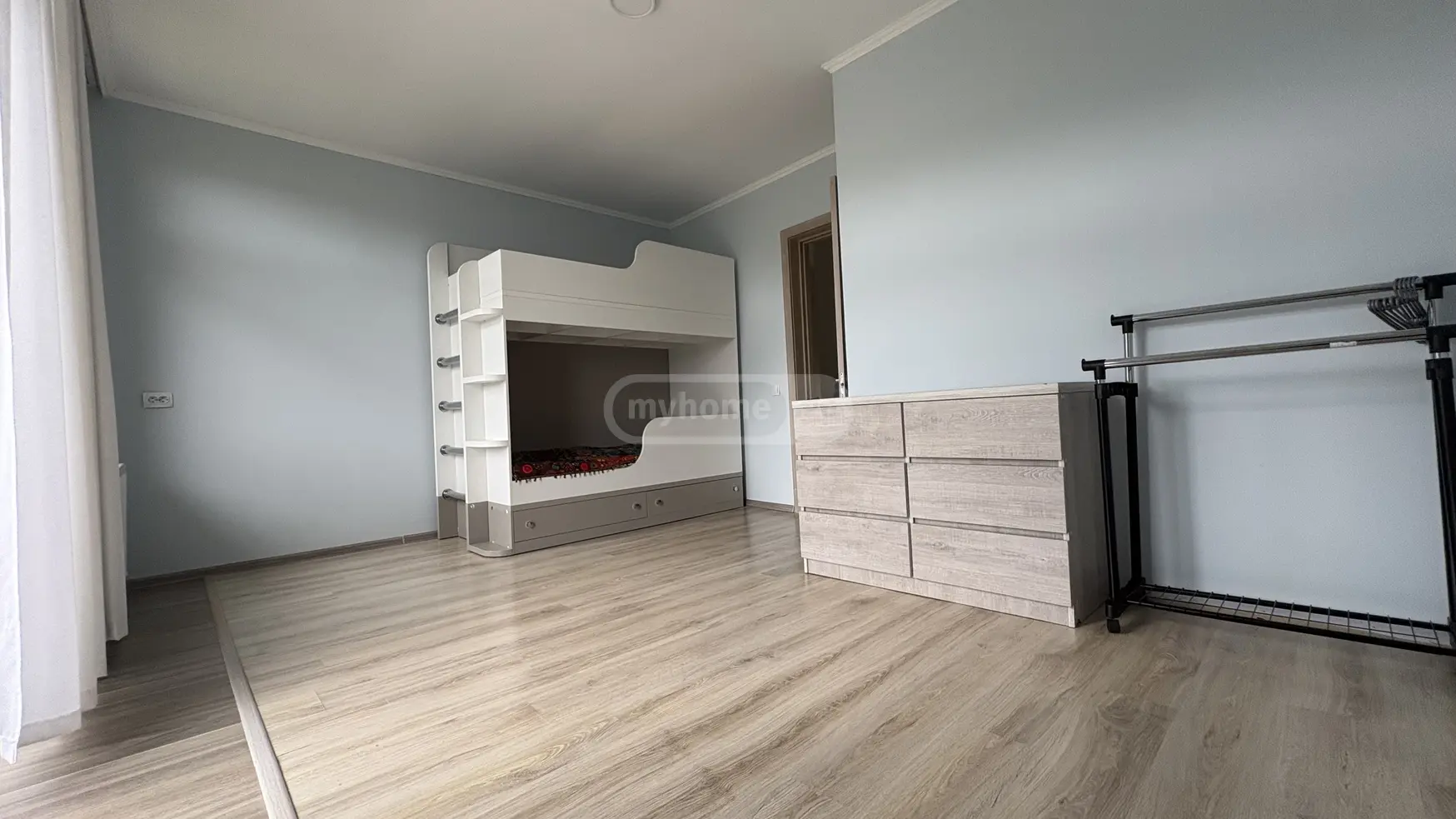 3 Room Private House For Sale view 8