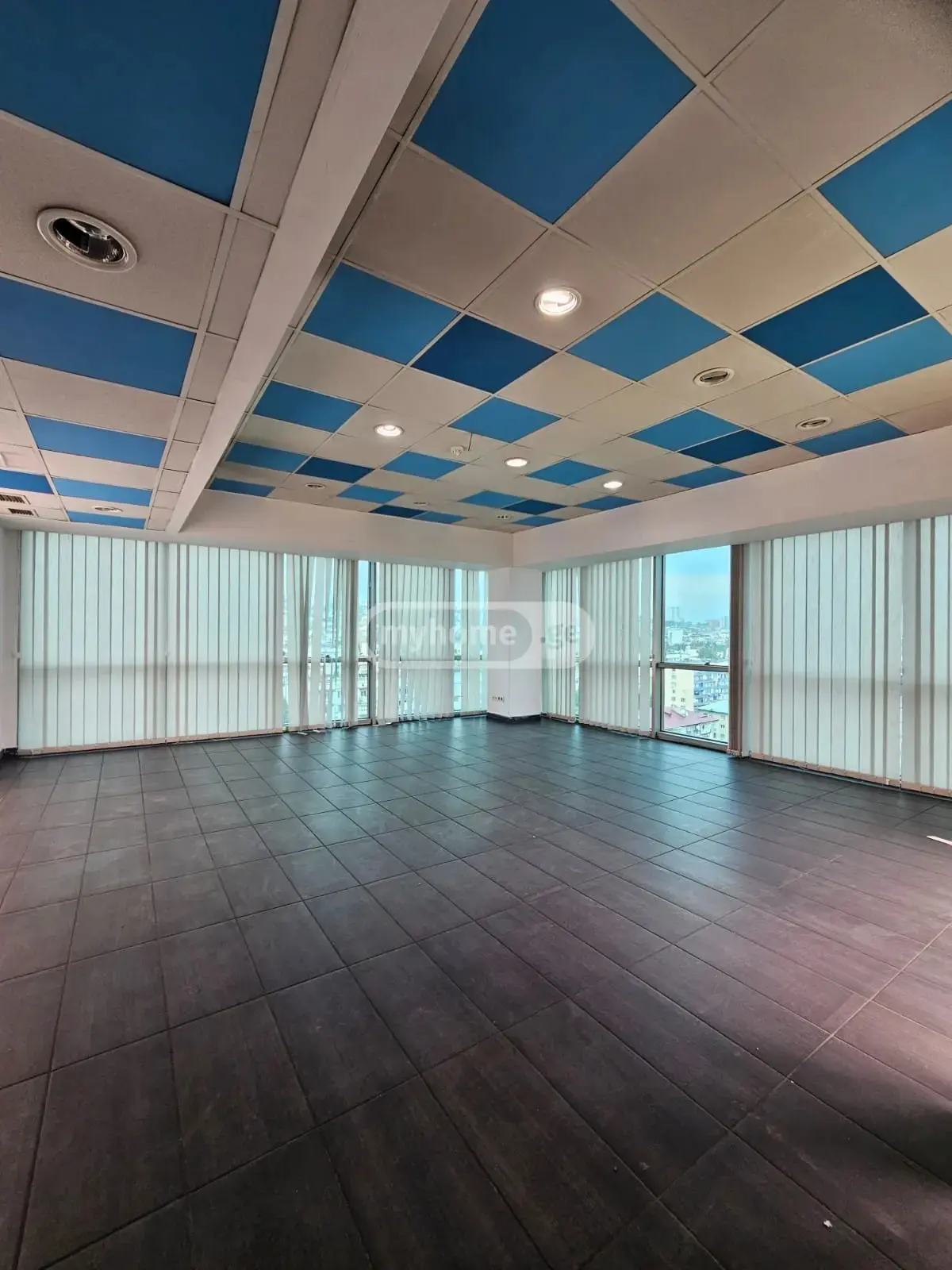 Universal Commercial Area For Rent In Avlabari view 5