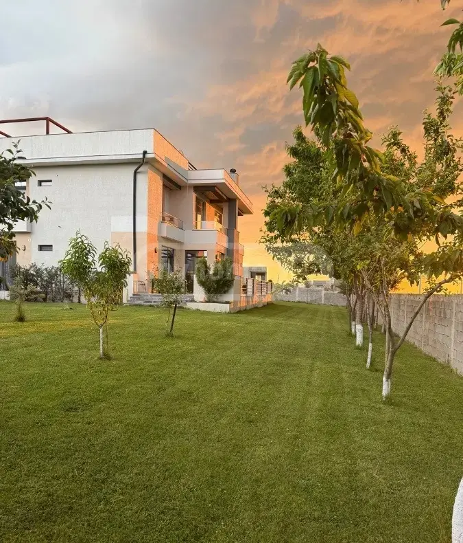 6 Room Private House For Sale view 2