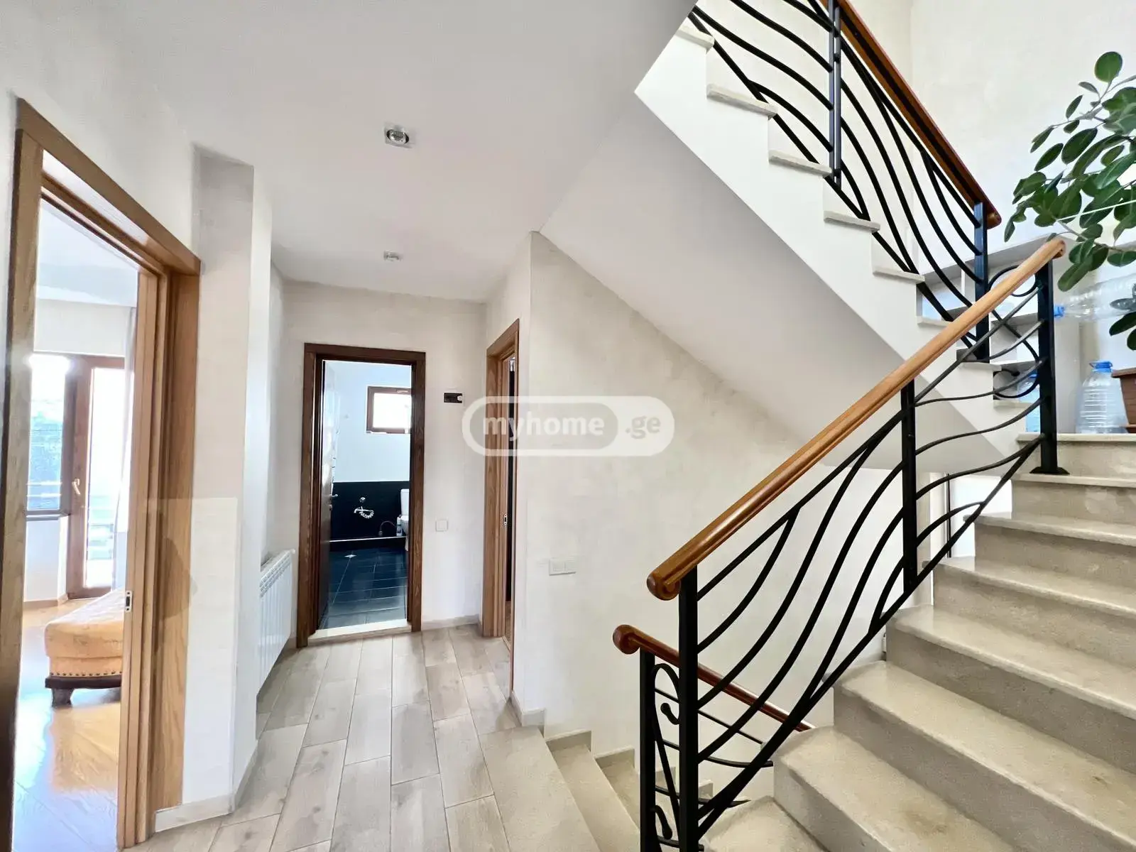 8 Room Private House For Rent In Ortachala view 5