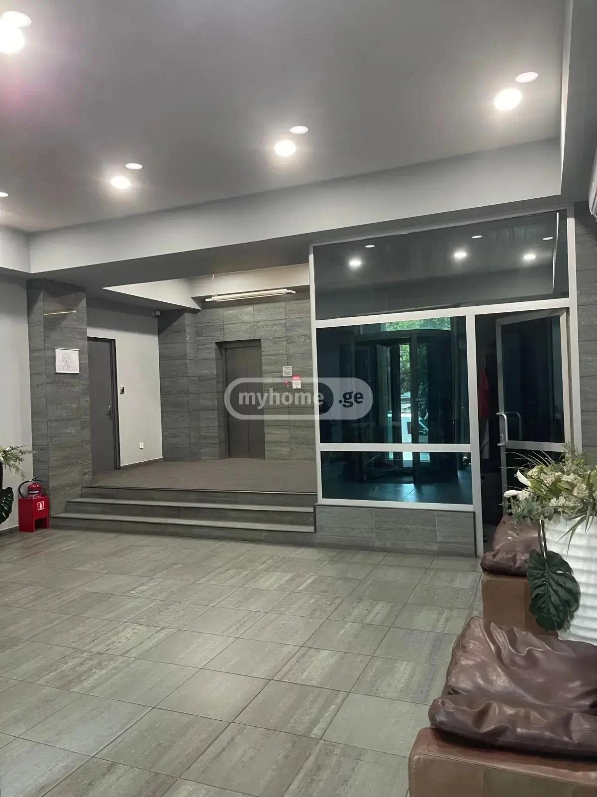 Universal Commercial Area For Rent In Avlabari view 10