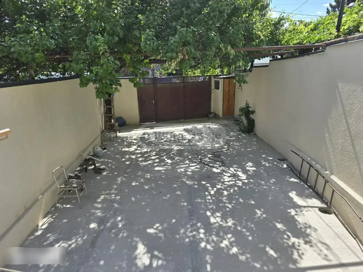 4 Room Private House For Rent In Isani view 2