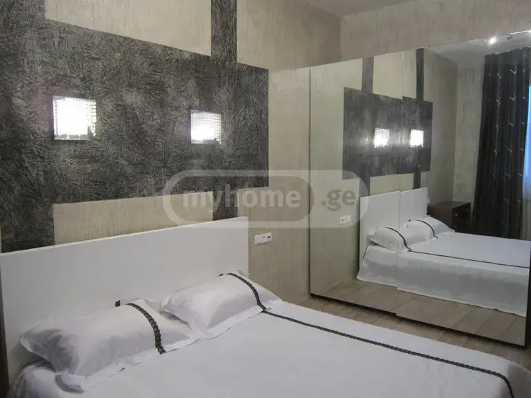 2 Room Apartment For Rent In Vera view 3