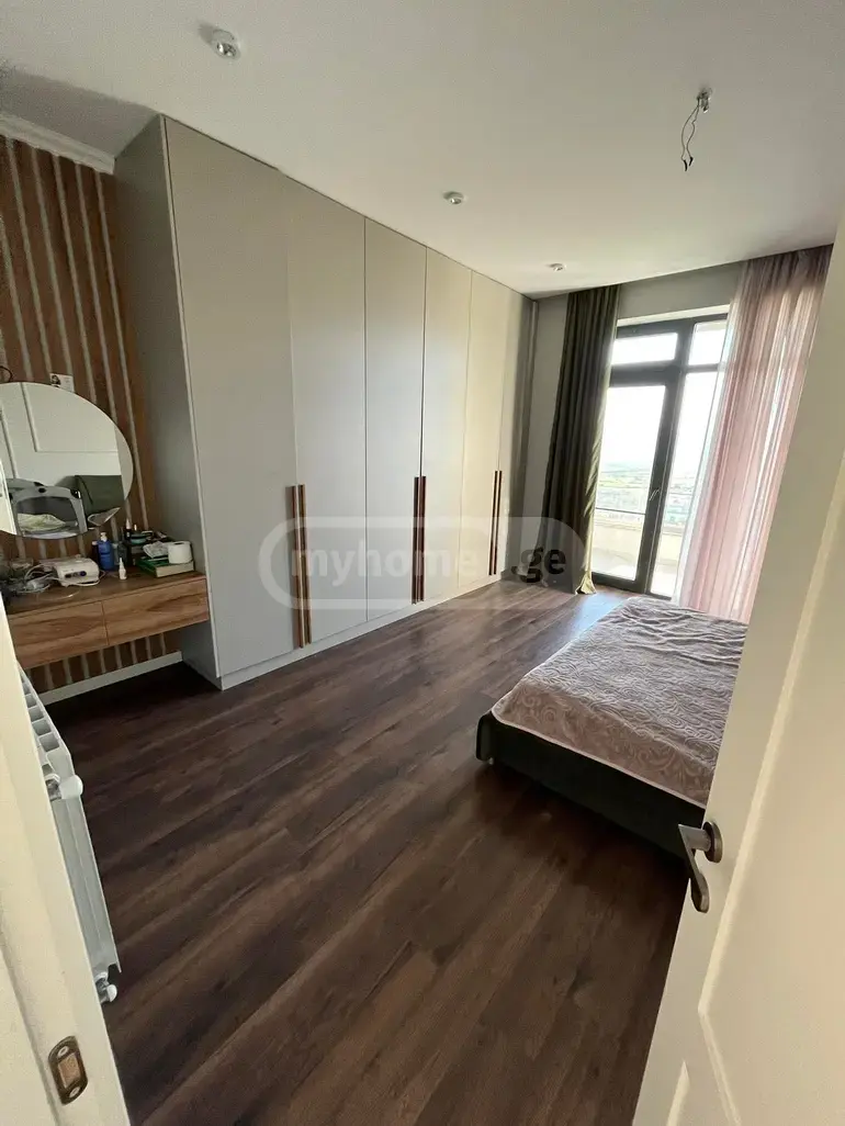 7 Room Private House For Sale view 10
