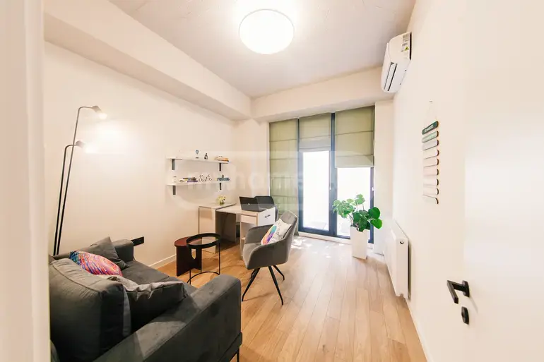 Universal Commercial Area For Rent In Vera view 2
