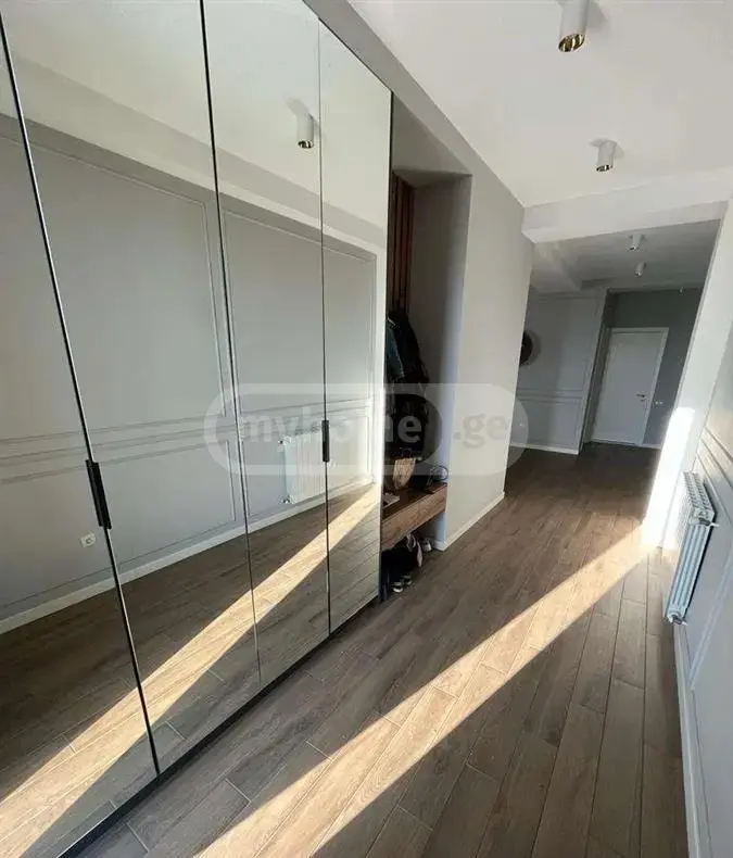 6 Room Private House For Sale view 4