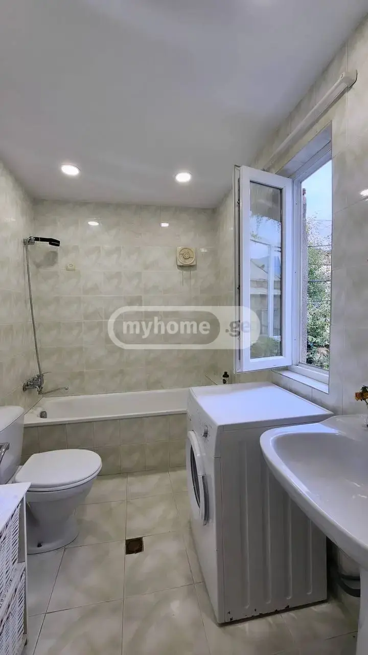 3 Room Apartment For Rent In Mtatsminda view 9