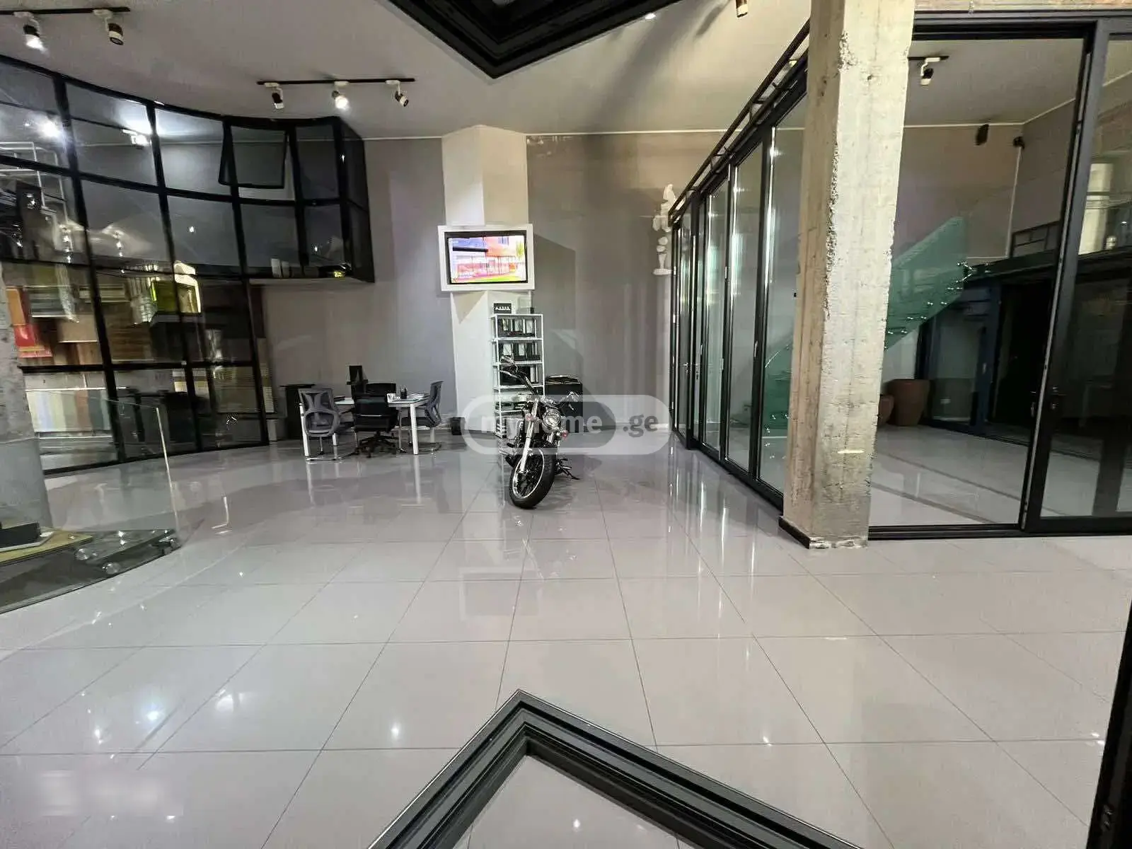 Universal Commercial Area For Rent In Avlabari view 1