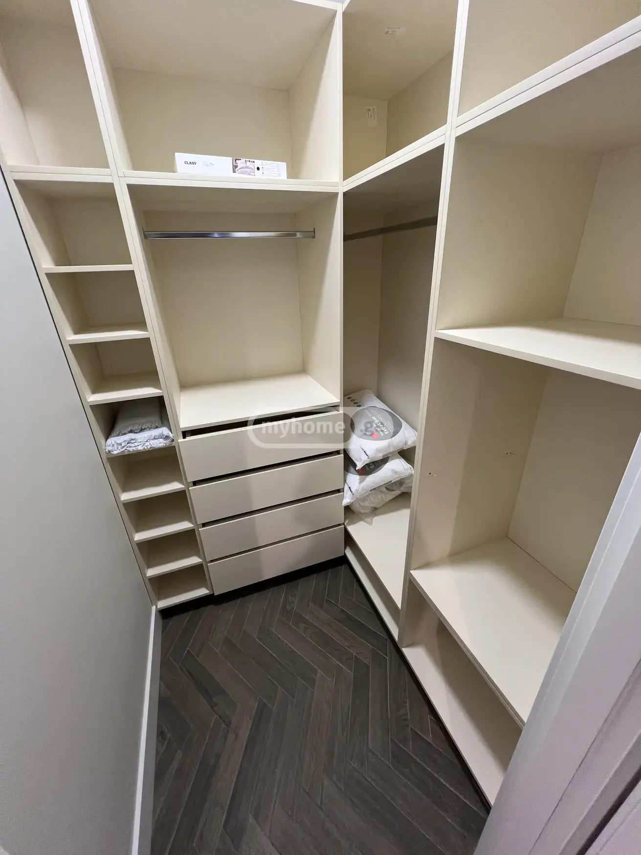 2 Room Apartment For Rent In Mtatsminda view 13