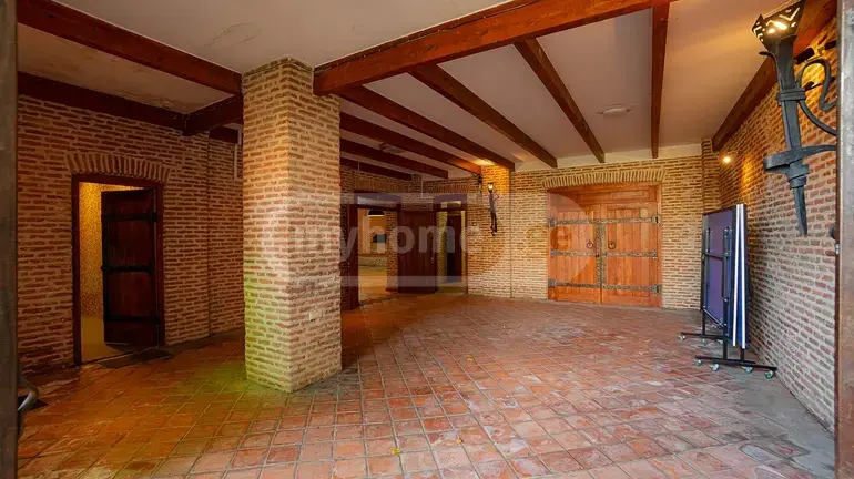 10+ Room Private House For Rent In Vake view 7