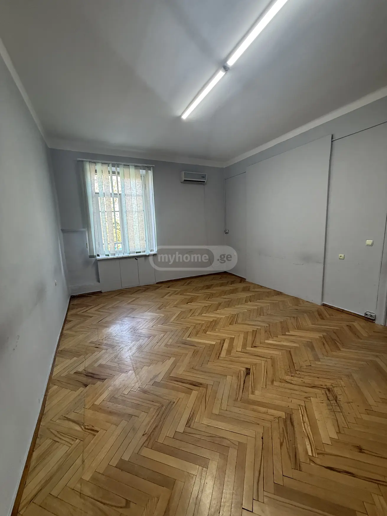 Universal Commercial Area For Rent In Vera view 3