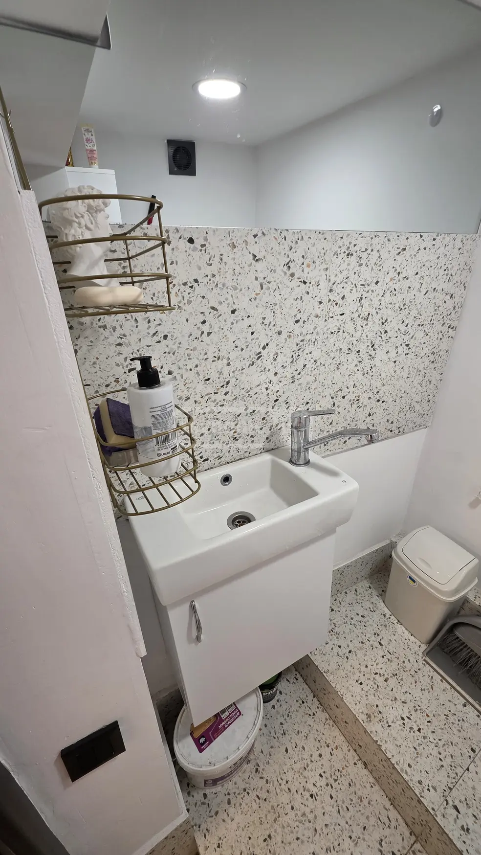 Part Basement Commercial Area For Rent In Vera view 5