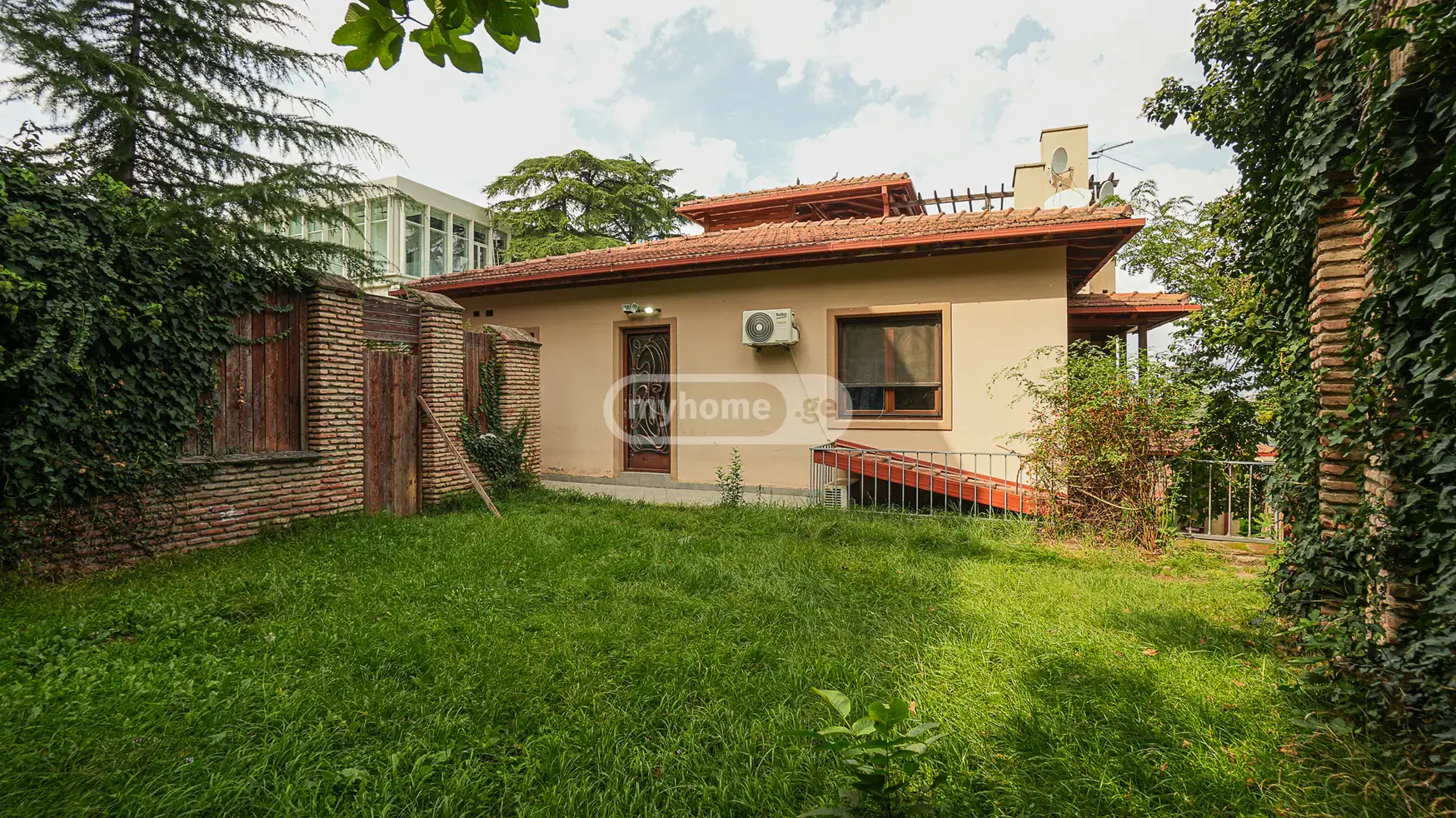 10+ Room Private House For Rent In Vake view 4