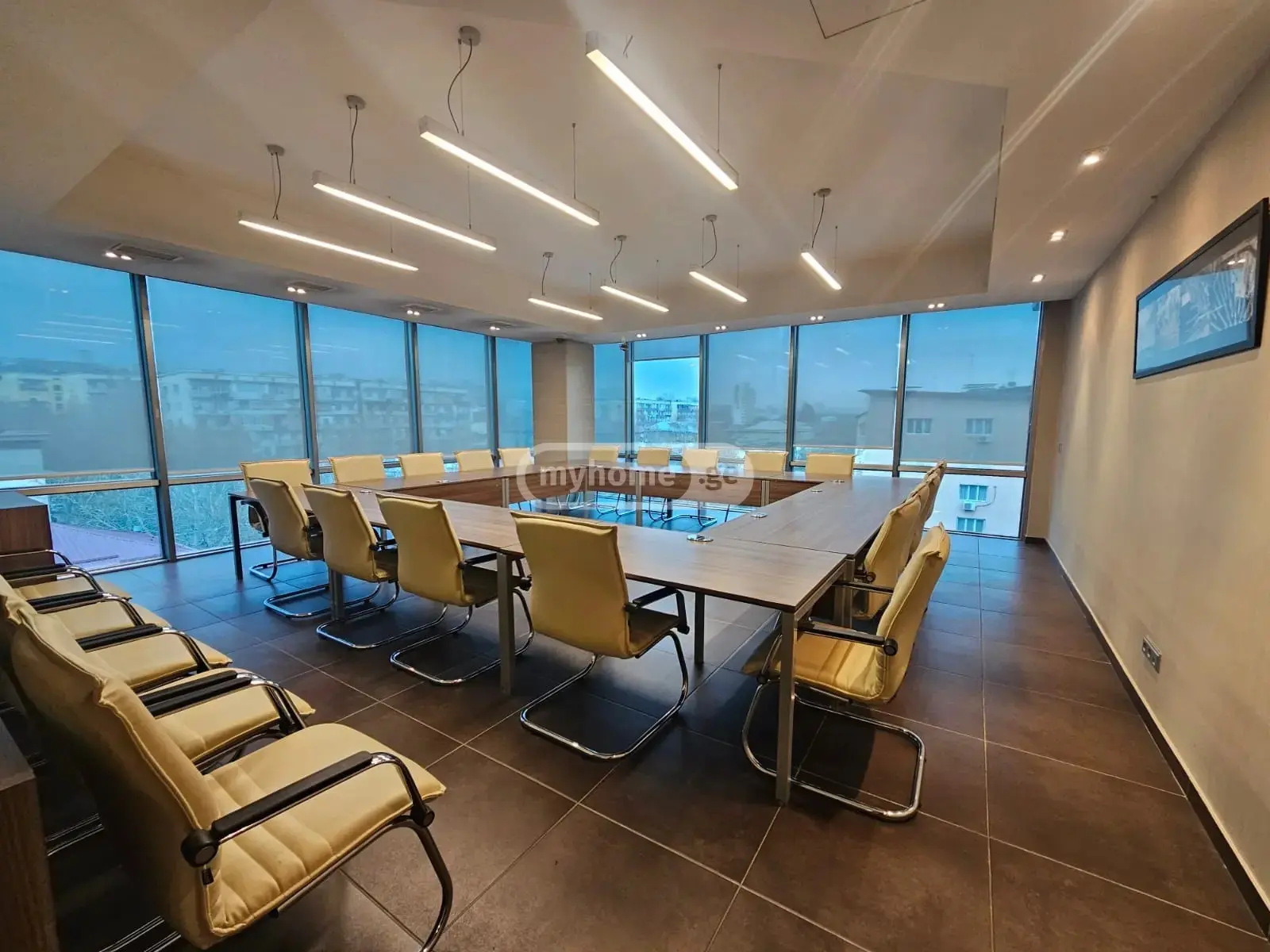 Universal Commercial Area For Rent In Avlabari view 1