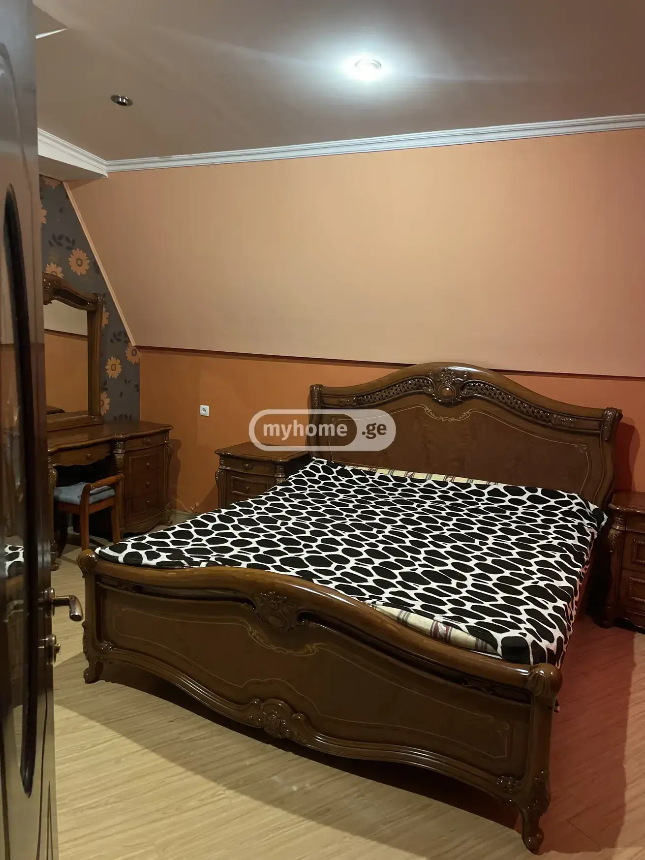 7 Room Private House For Rent In Avlabari view 4