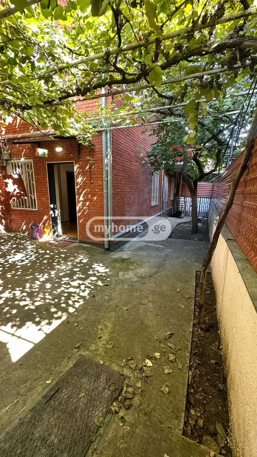 9 Room Private House For Rent In Isani view 1