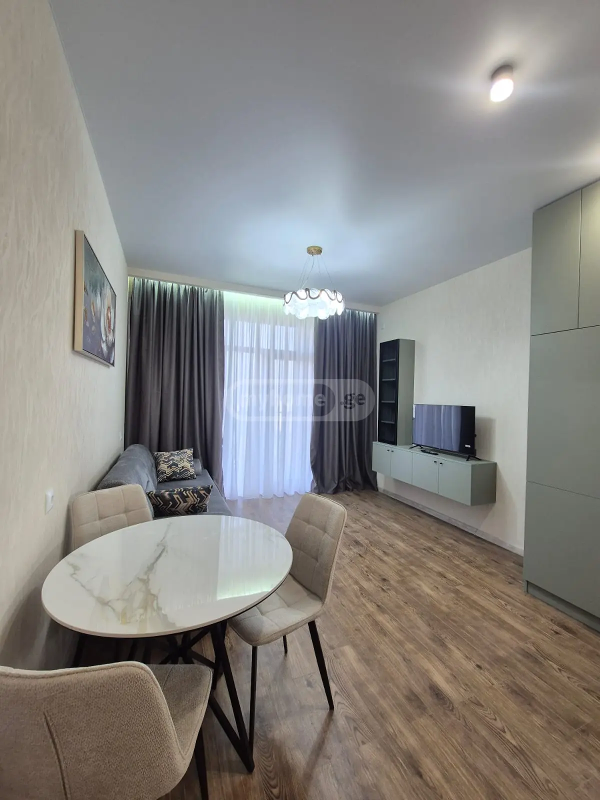 Продажа 3-комната Квартира view 1