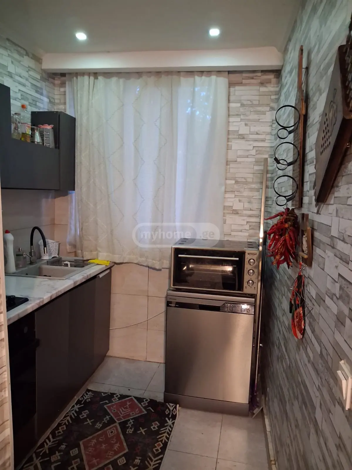 6 Room Private House For Sale view 4