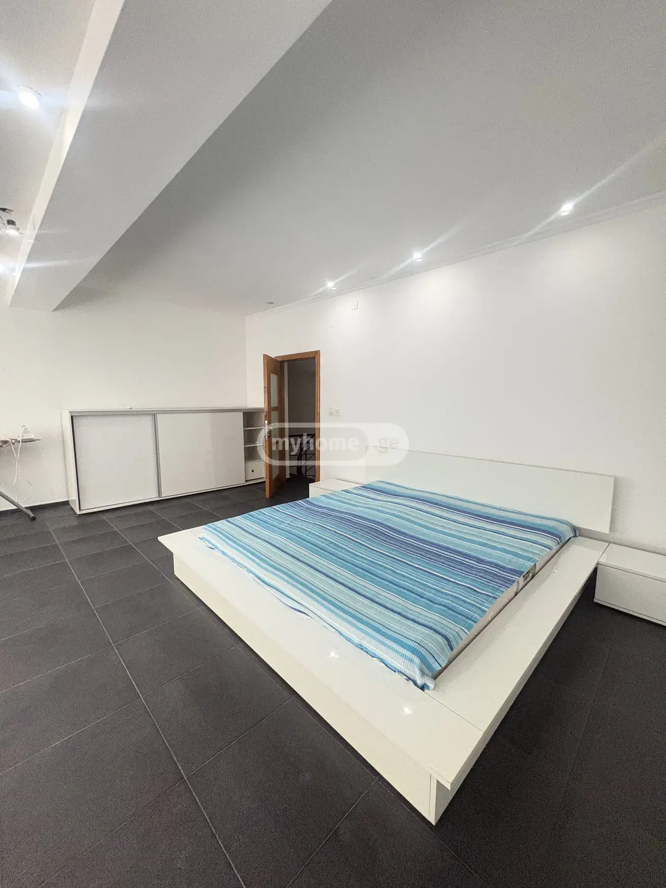 5 Room Apartment For Rent In Makhinjauri, In Batumi view 10