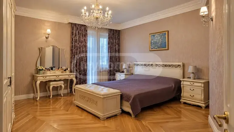 7 Room Apartment For Sale view 4