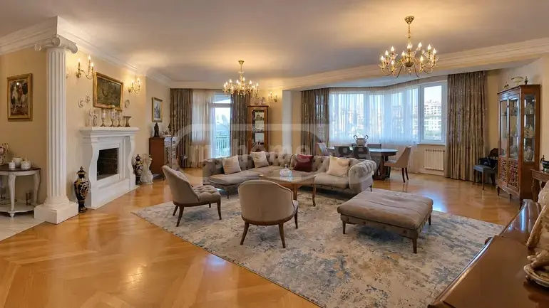 7 Room Apartment For Sale view 1