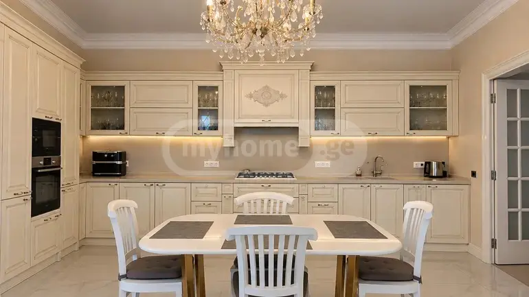 7 Room Apartment For Sale view 2