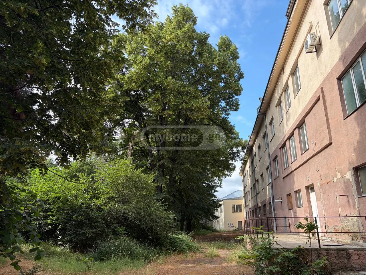 იყიდება Special Commercial Area In Goriში view 3
