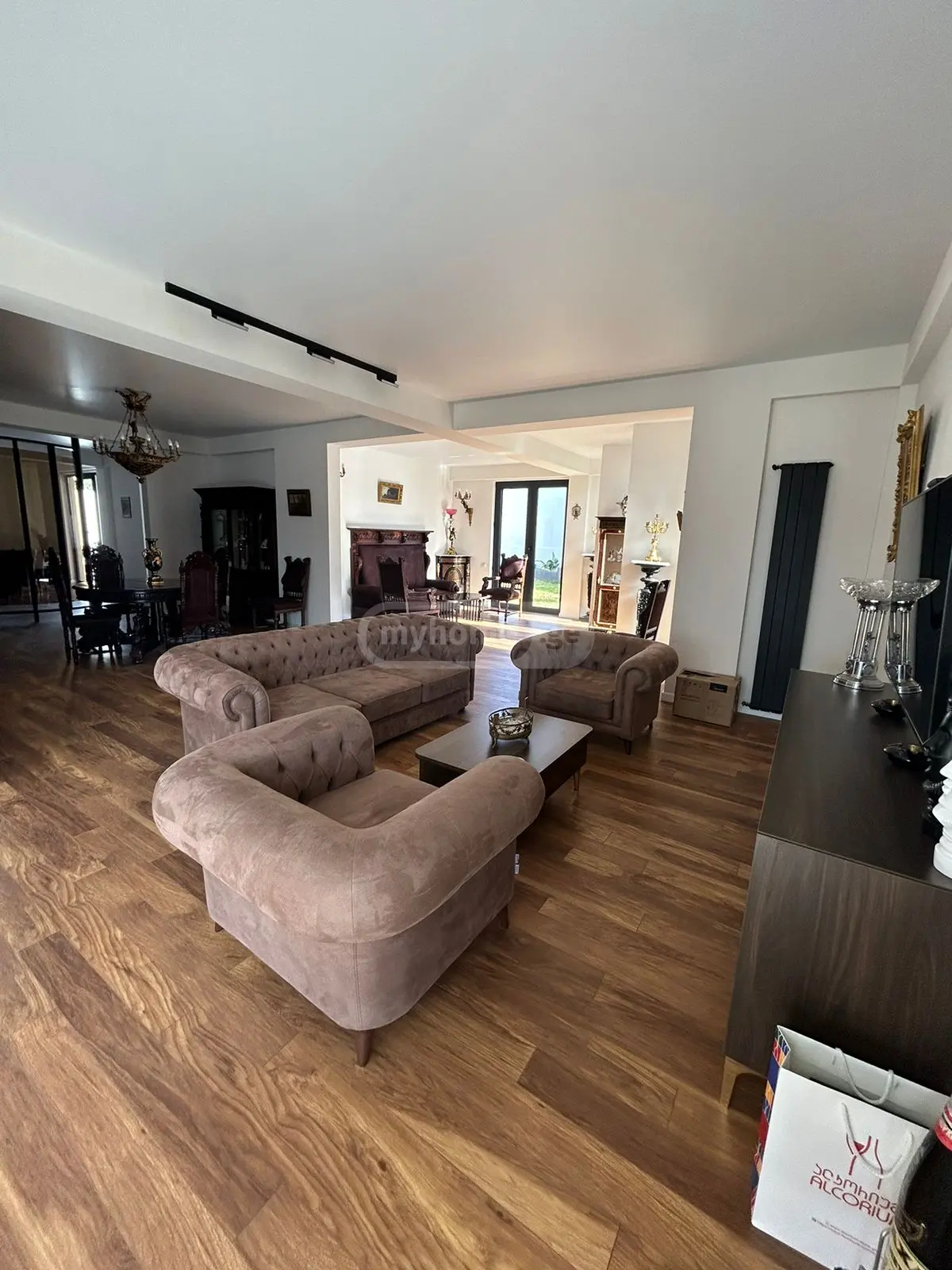 10+ Room Country House For Sale In Saguramo, In Mtskheta Municipality view 5