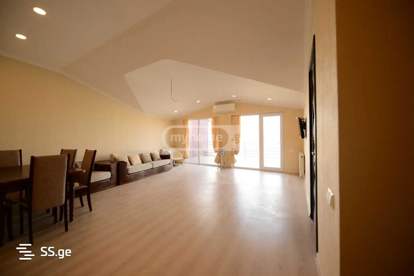5 Room Private House For Rent In Mtatsminda view 7