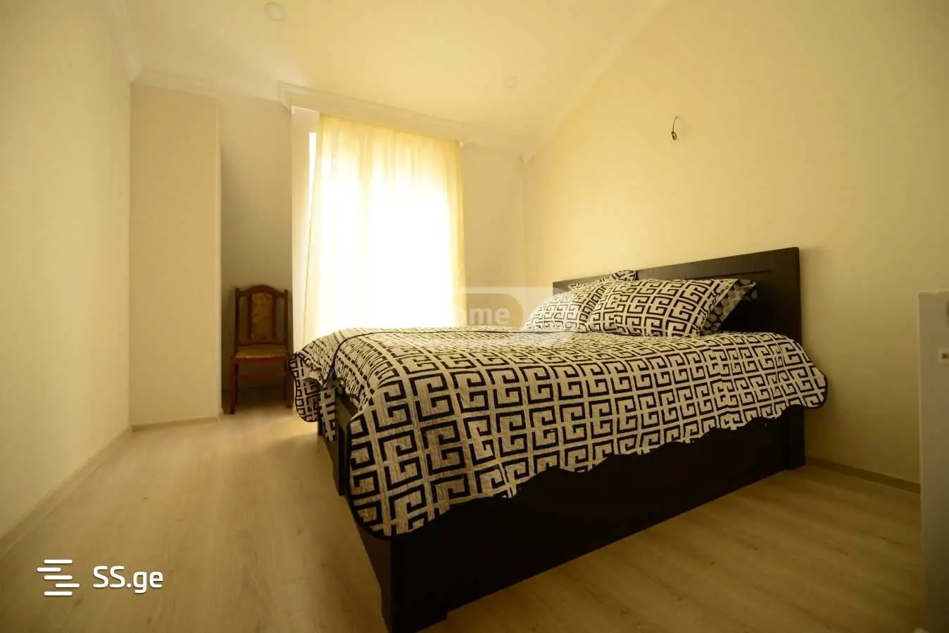 5 Room Private House For Rent In Mtatsminda view 3