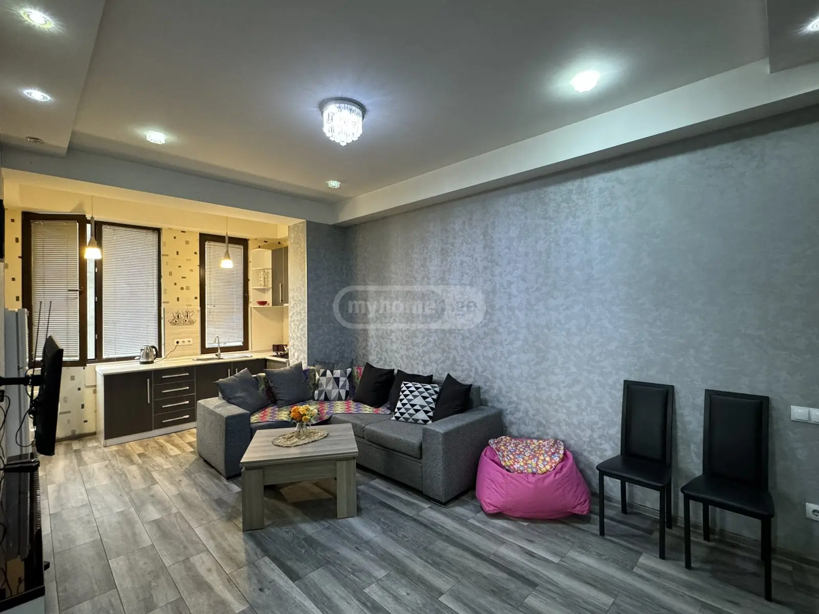 3 Room Apartment Daily Rent In Saburtalo view 9
